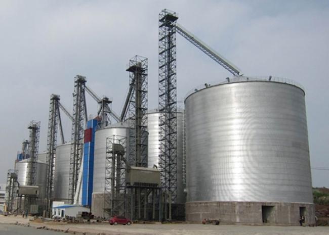 万年大型钢板库构造参数及水泥储存质量